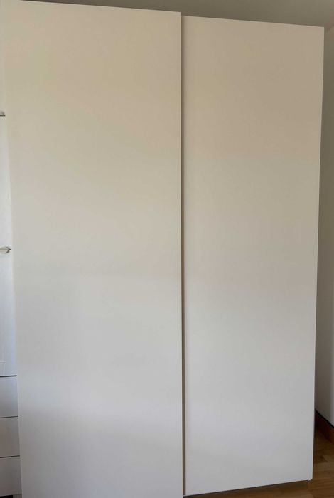 IKEA par de portas deslizantes
