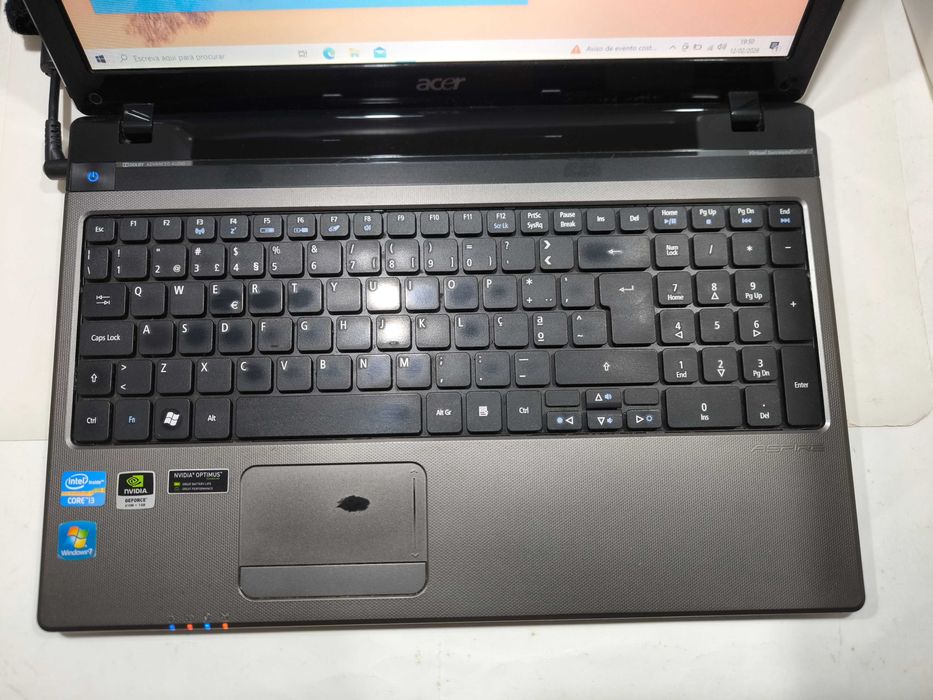 Portátil ACER 5750G i3 8GB 500GB WebCam nVidia