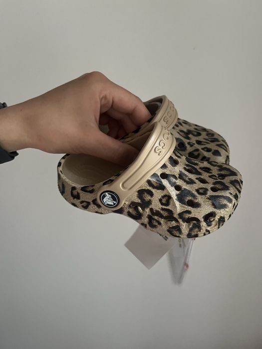 Crocsy w panterke c8 rozmiar 24/25