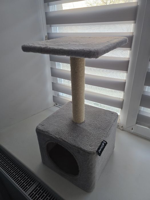 Затишний сірий будиночок-кігтеточка "Bonro" для кота
