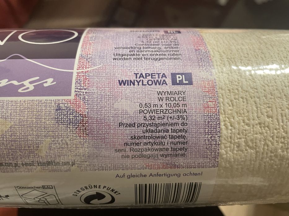 Tapeta winylowa (dostępne 8 rolek - ok. 43m2) beżowa ze złotym wzorem