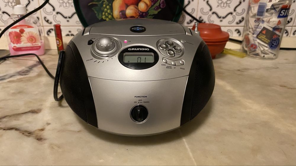 Sistema som portatil com CD + Radio + K7