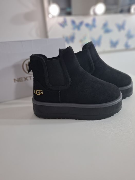 Piękne damskie kozaczki