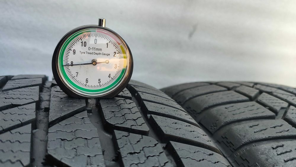 Opony Zimowe 205/55/16 Continental 4szt