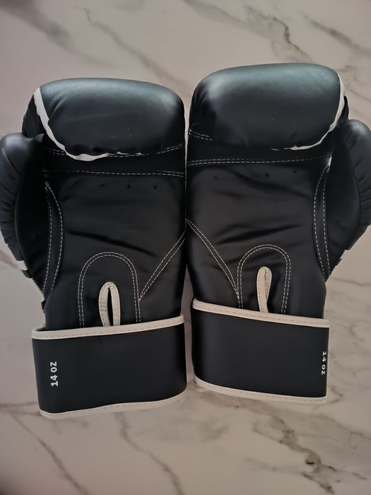Luvas de boxe Venum Challenger 2.0 14oz (oferta bandagens Everlast 120)