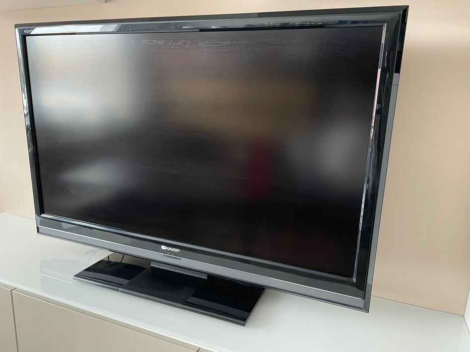 Telewizor SHARP 46 cali LCD, b.dobry, pilot w zestawie
