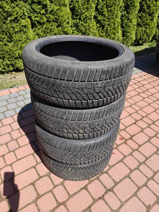 Opony zimowe Dunlop 215 45 17
