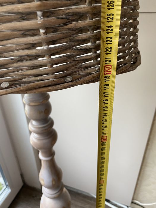 Lampa rodem z PRL  drewno i rattan