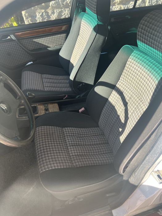 Mercedes 250 TD (S124)