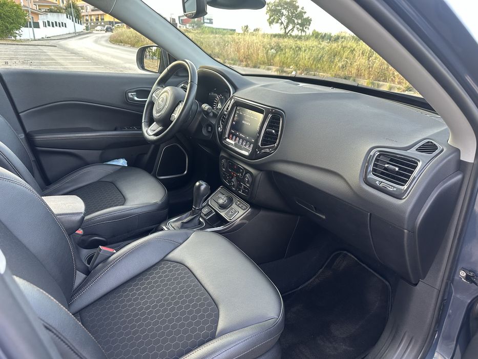 Jeep Compass 1.3 4XE Limited ( 38 mil kms )