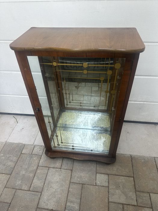 Serwantka przeszklona zabydkowa antyk