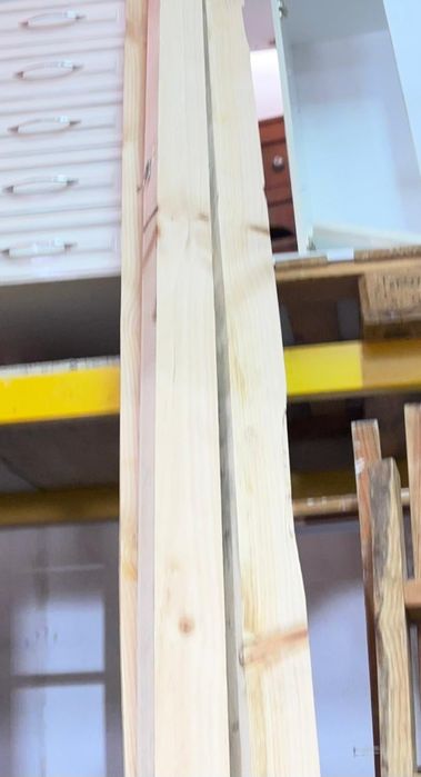 14 barrotes de madeira.