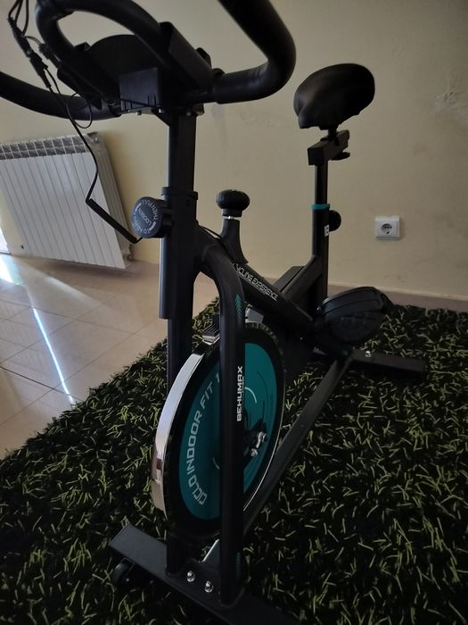 Bicicleta estática semi-profissional como nova com garantia