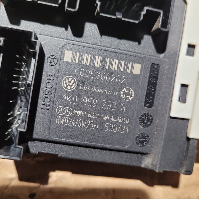 Silniczek moduł szyby przód lewy seat Leon II 2006r