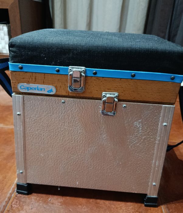 Kit Pesca usado , Carreto, canas, Caixa e assessórios