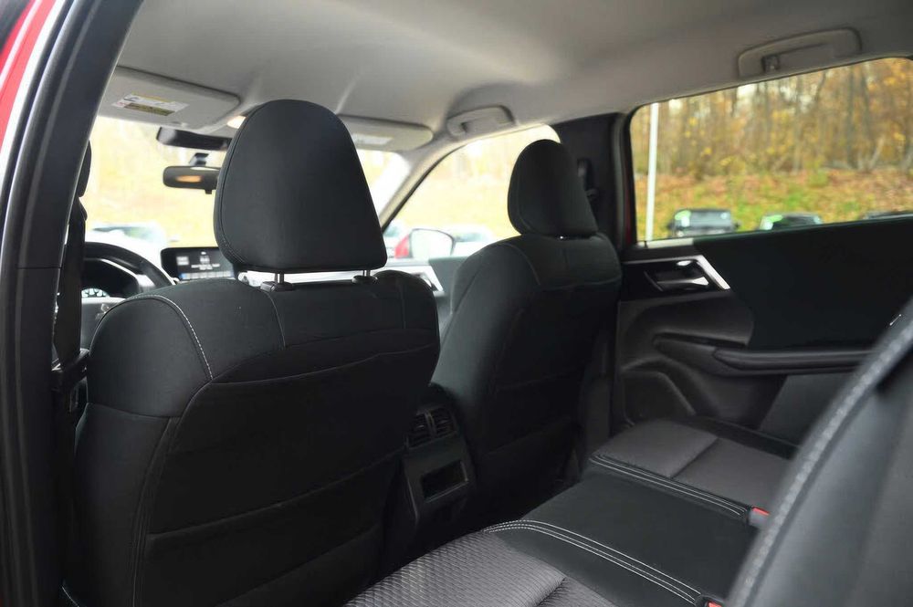 Mitsubishi Outlander PHEV SEL      2023