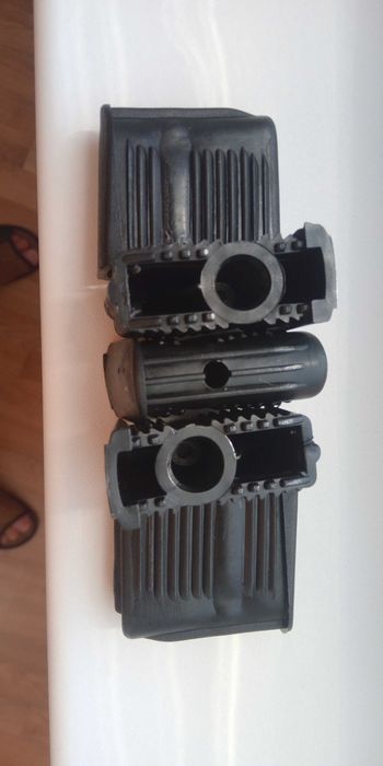 Вкладыши для крепления колес офисного кресла