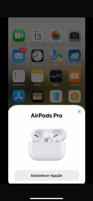 Airpods com acessorios