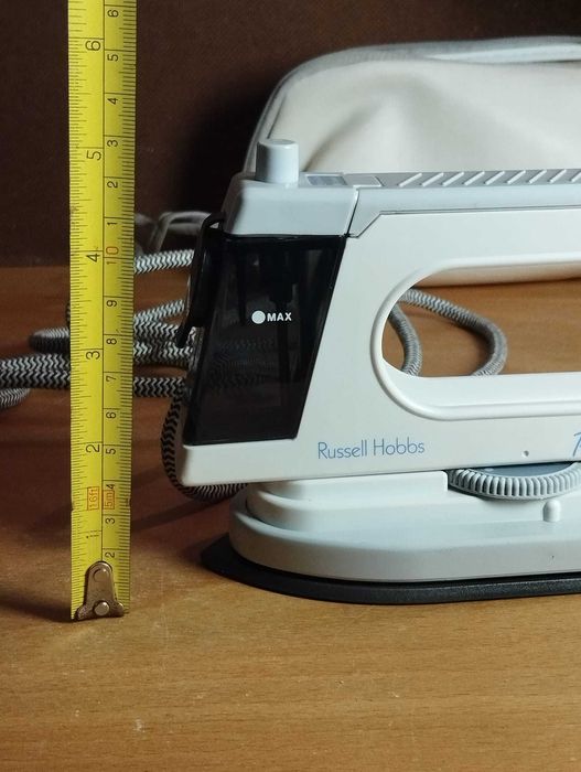 Ferro Engomar de Viagem Russell Hobbs