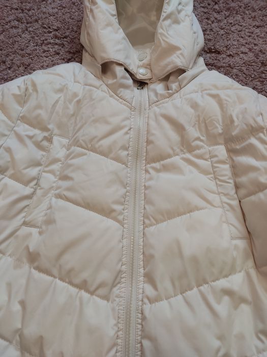 Курточка белого цвета