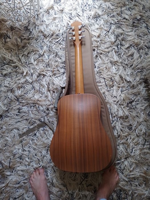 Guitarra acústica Taylor baby esquerdino