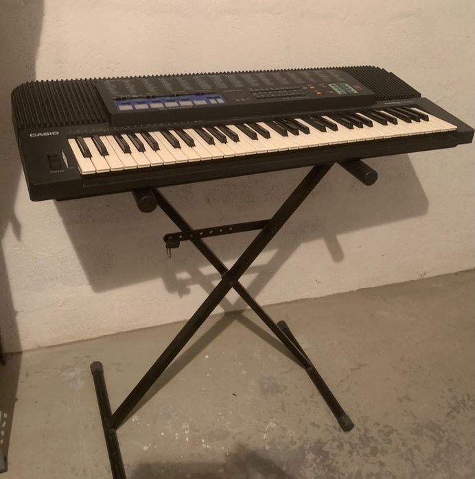Teclado Casio Tone Bank CT-670