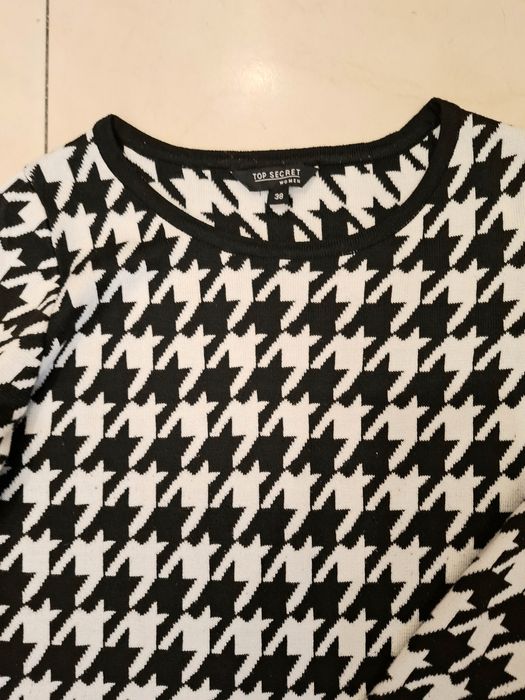 Sweter TOP SECRET damski 38/40 biało czarny kurza stopka