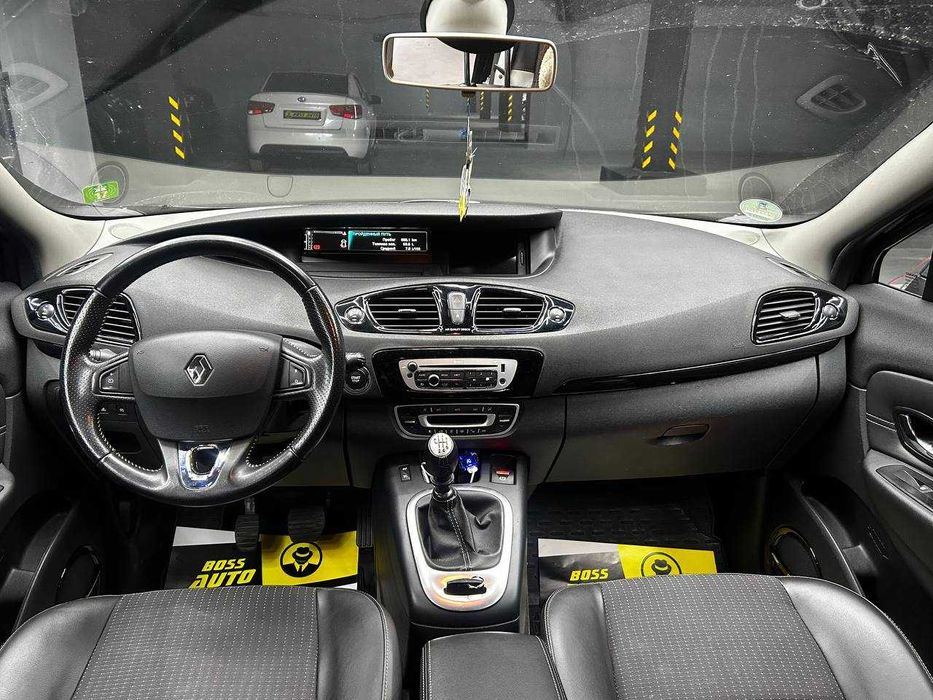 Renault Megane Scenic 2013
