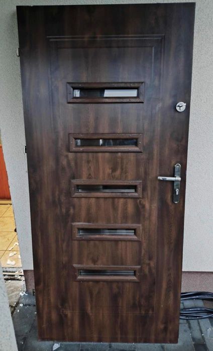 Sprzedam drzwi wejściowe