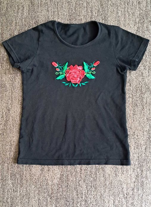 Bluzka T-shirt dziewczęcy góralski czarna rozmiar 134 cm