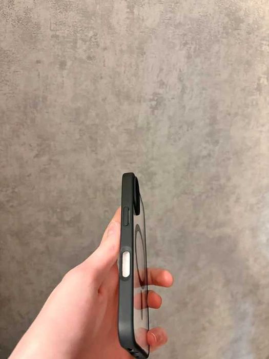 Sprzedam etui Magsafe do IPhone 16