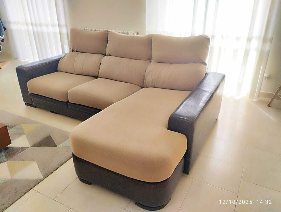 Conjunto de Sofás (2 + 3 lugares com chaise longue)