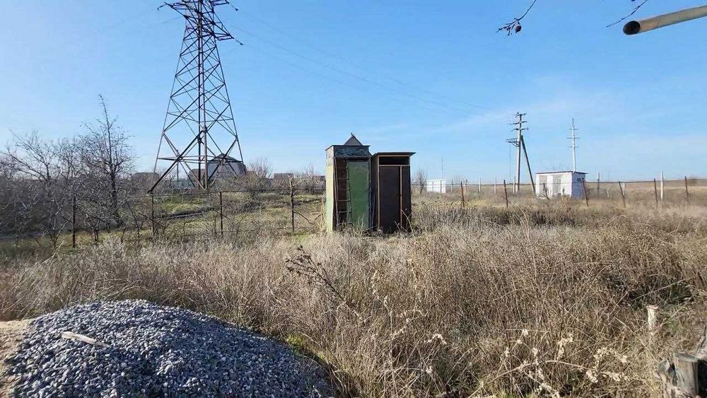 Дачний будинок з участком