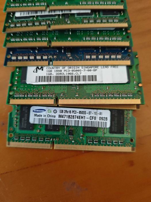 Lote de 17 memórias Ram 1 GB