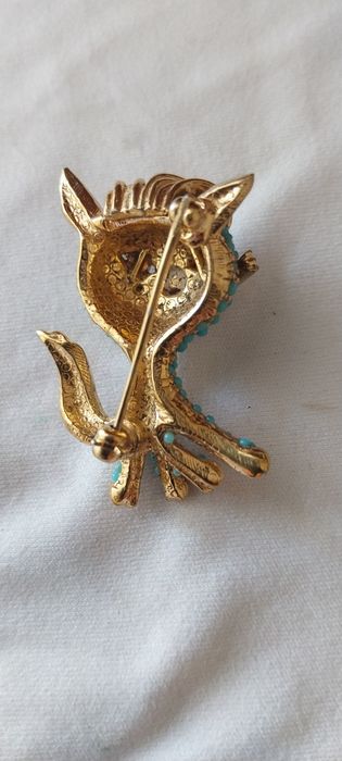 Alfinete/pregadeira muito antiga