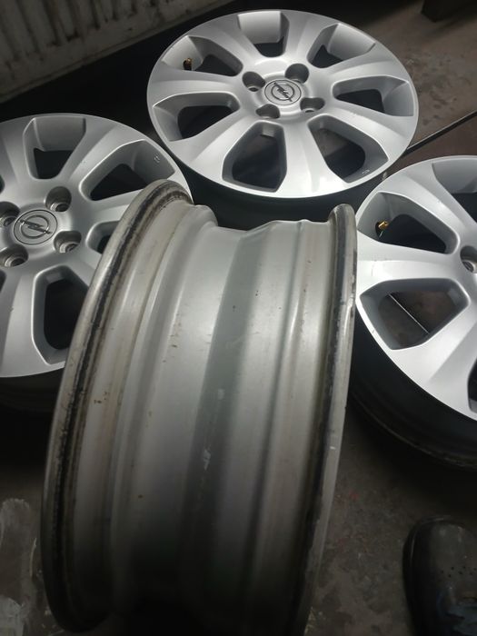 Felgi aluminiowe Opel Agila itp 4x100 5,5j15 et 50 ch 54,1 oryg GM