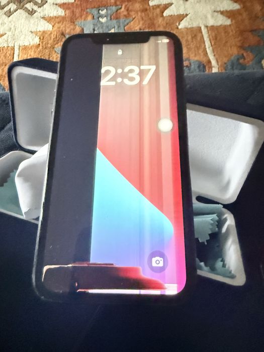 IPhone11 128G desbloqueado ecra danificado