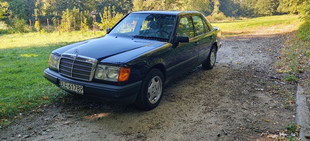 Mercedes-Benz W124