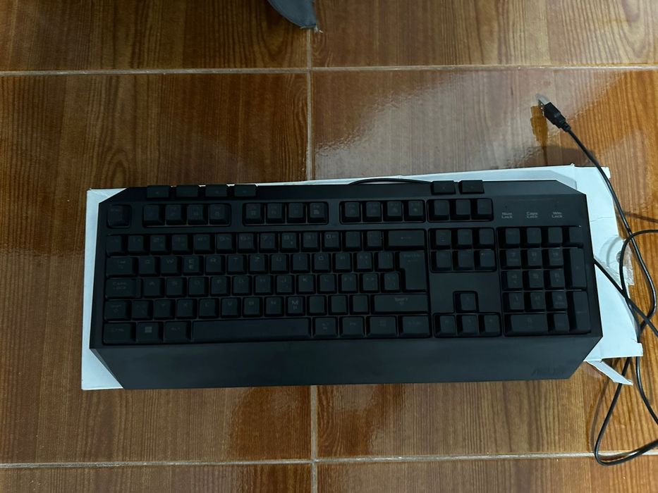 Teclado Asus Backlit KB V2 e Rato Asus