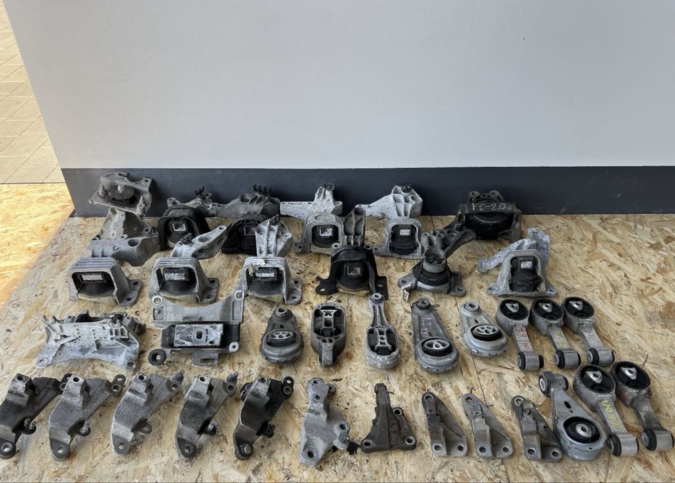 Кронштейн кпп подушка двигуна двигателя  крепление кпп Меган Сценік 3