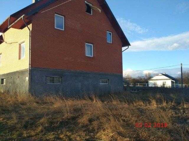 Продаж будинку із землею в c.Стримба Івано-Франківської обл. 75000$