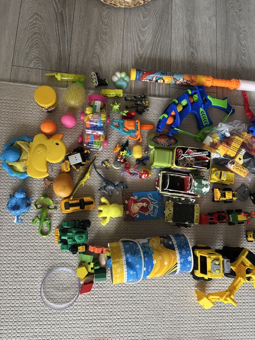 Іграшки коробка від 2 до 4 років