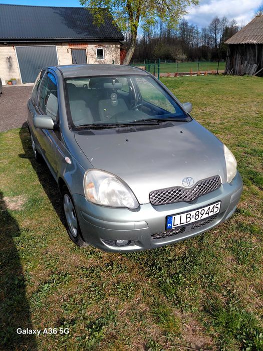 Toyota yaris 03r