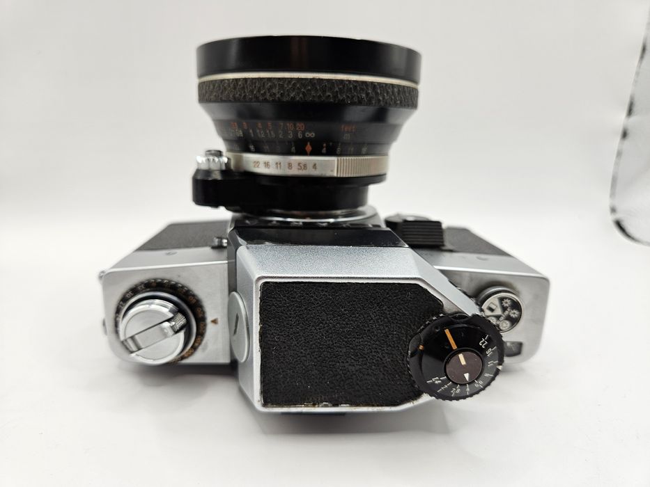 Aparat Exakta RTL 1000 + Rzadki obiektyw Carl Zeiss Jena Flektogon 4/25