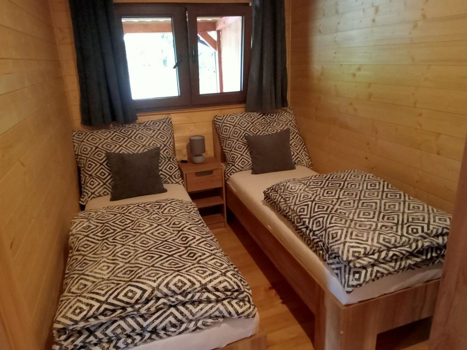 Domek 6 os.  Nr. 3 nad jeziorem jacuzzi ,sauna  na obiekcie
