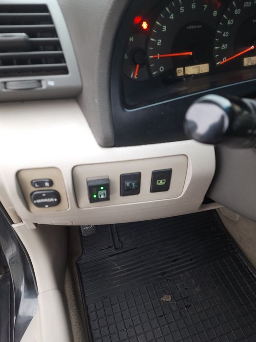 Toyota Camry40          2.4 GAZ-BENZ