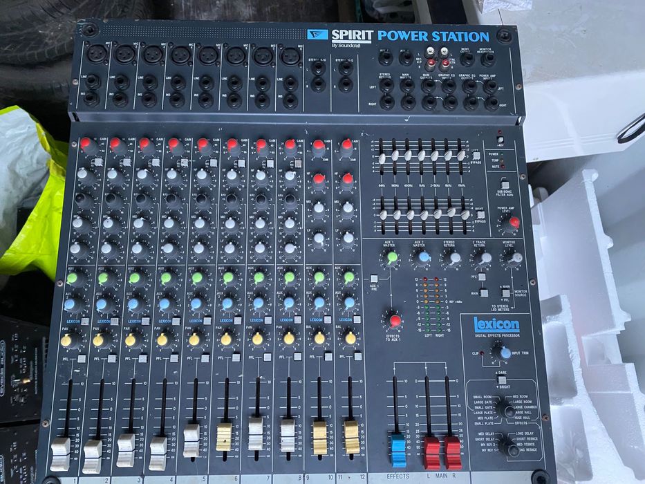 Soundcraft Powerstation mikser z końcówką mocy