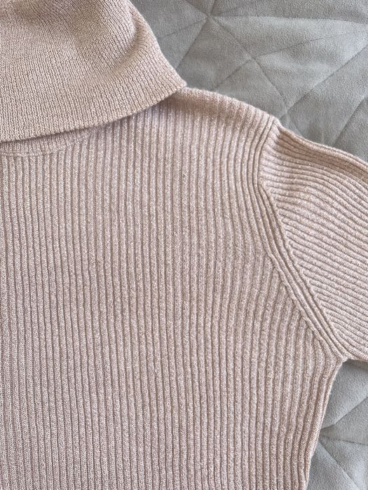 Bladoróżowy połyskujący golf Sinsay S