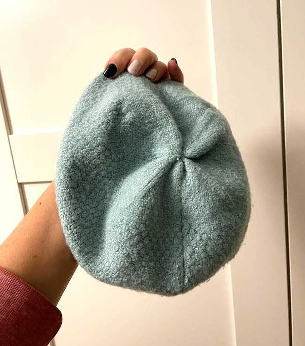 Uroczy, oryginalny beret Reserved dla dziewczynki