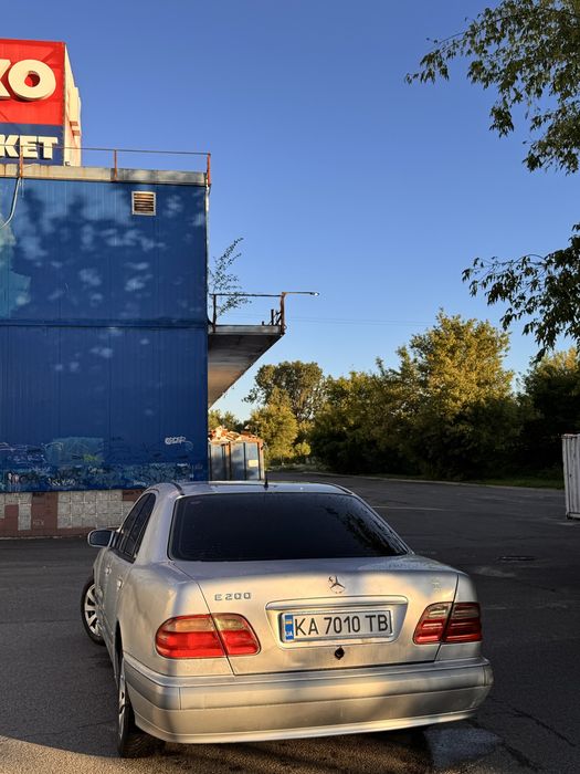 Mercedes 210 2.0benz